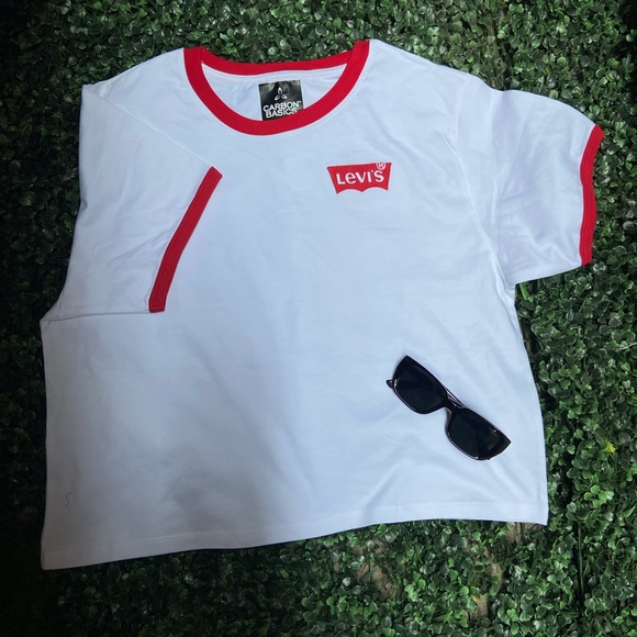 Levi's Tops - 💜Carbon Basics Levi’s Tops. Size - M